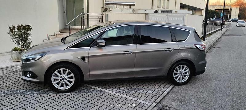 Usata Ford S-MAX Business Edition 179 CV (131 kW) 2016 Monovolume
