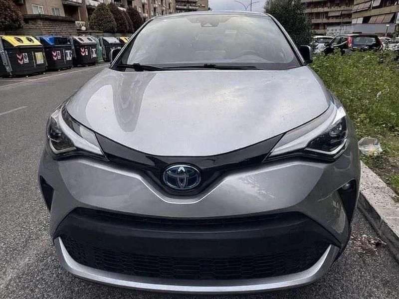 Usata Toyota C-HR Lounge 98 CV (72 kW) 2022 Argento SUV