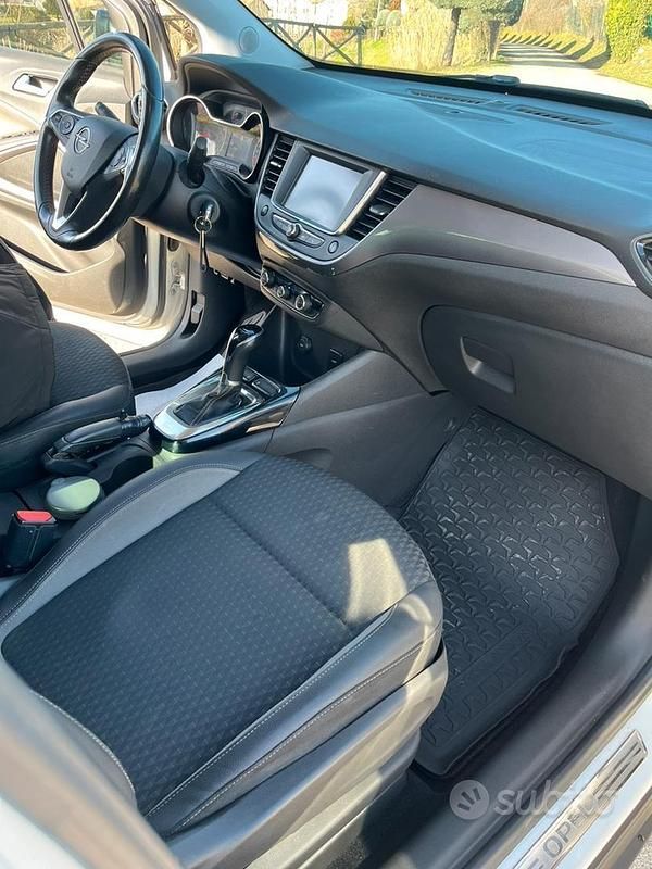 Usata Opel Crossland 110 CV (80 kW) 2017 Bianco SUV