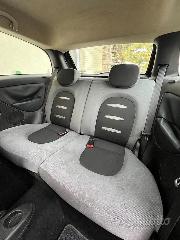 Usata Lancia Ypsilon 60 CV (44 kW) 2008 Nero Utilitaria