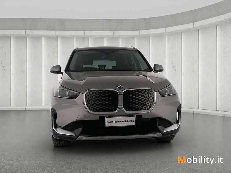 Usata BMW iX1 Comfort Edition 150 kW (204 CV) 2024 Space silver metallizzato SUV