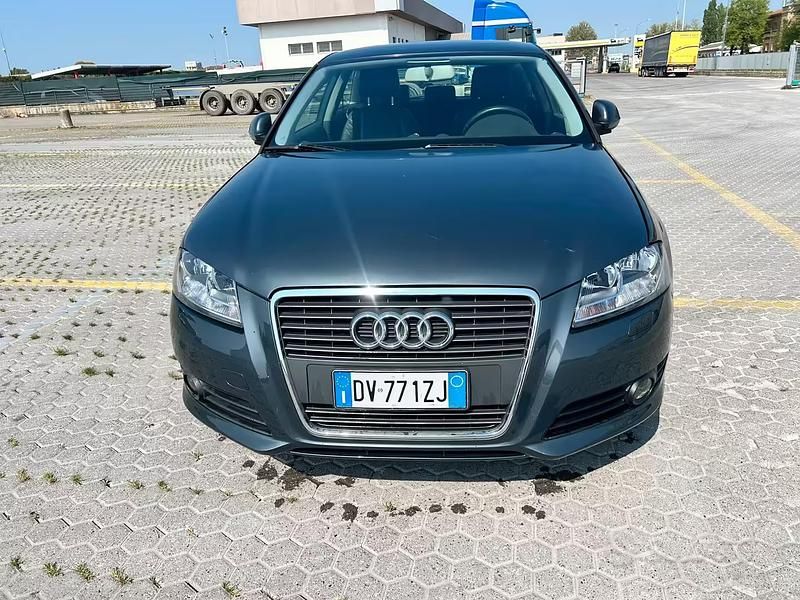Usata Audi A3 Ambition 102 CV (75 kW) 2010 Blu Utilitaria