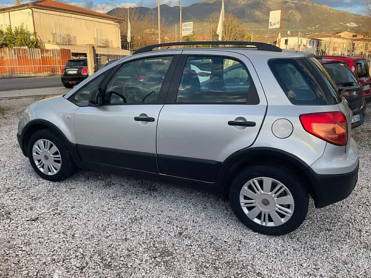 Usata Fiat Sedici 107 CV (78 kW) 2008 Grigio SUV
