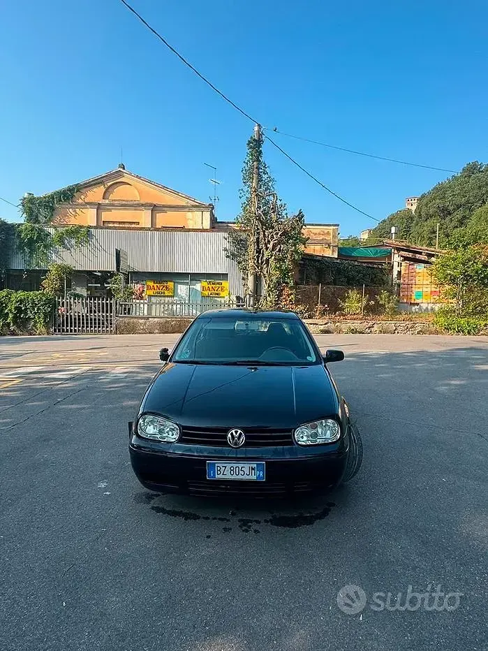 Usata VW Golf IV 110 CV (80 kW) 2002 Berlina