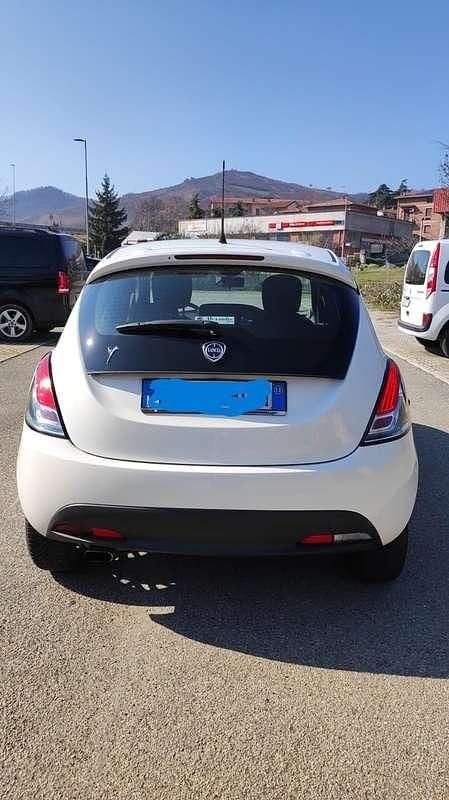 Usata Lancia Ypsilon S 69 CV (50 kW) 2013 Bianco Utilitaria
