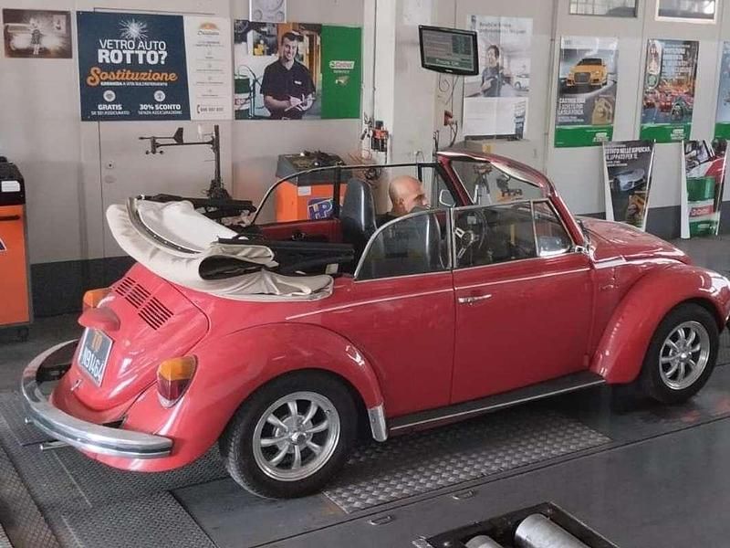 Usata VW Käfer 34 CV (25 kW) 1975 Rosso Cabrio