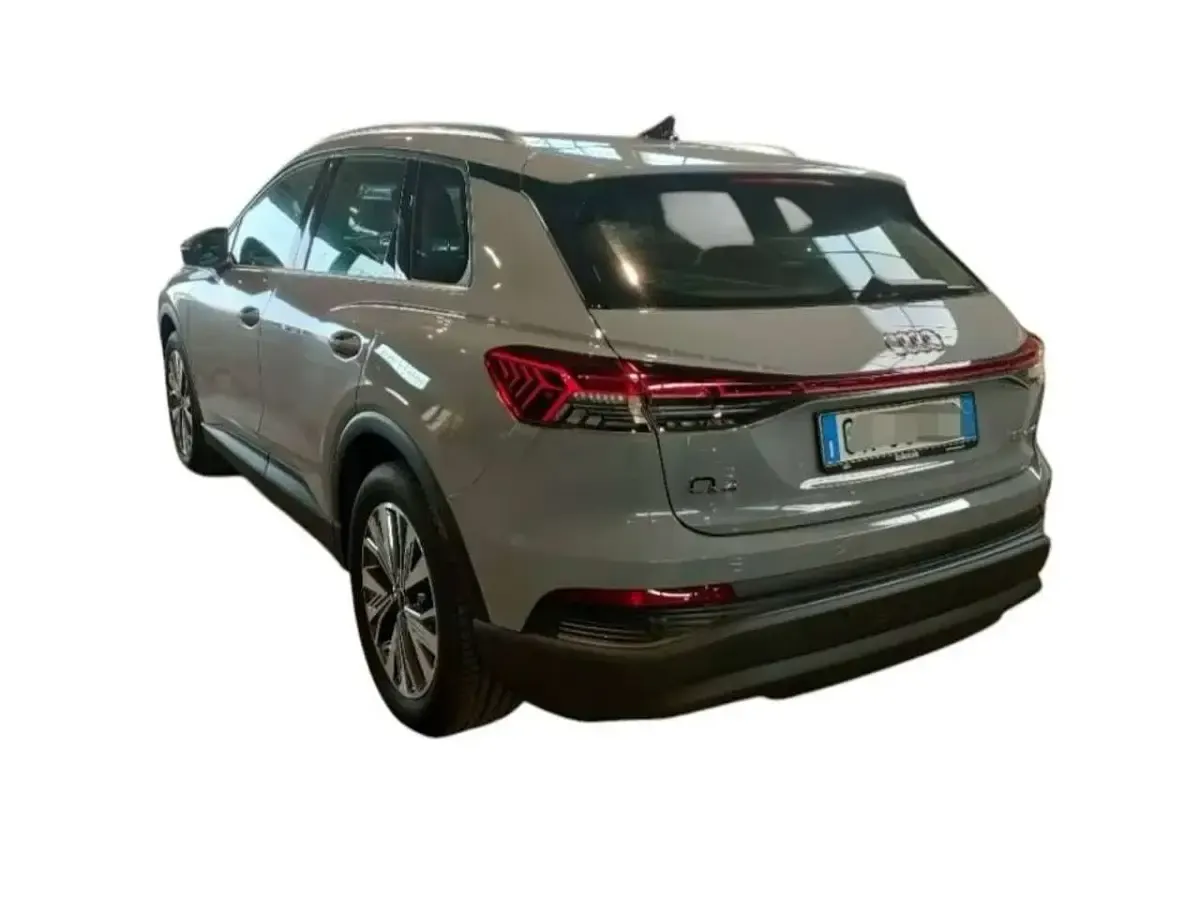 Usata Audi Q4 e-tron Business 69 kW (95 CV) 2022 Grigio SUV