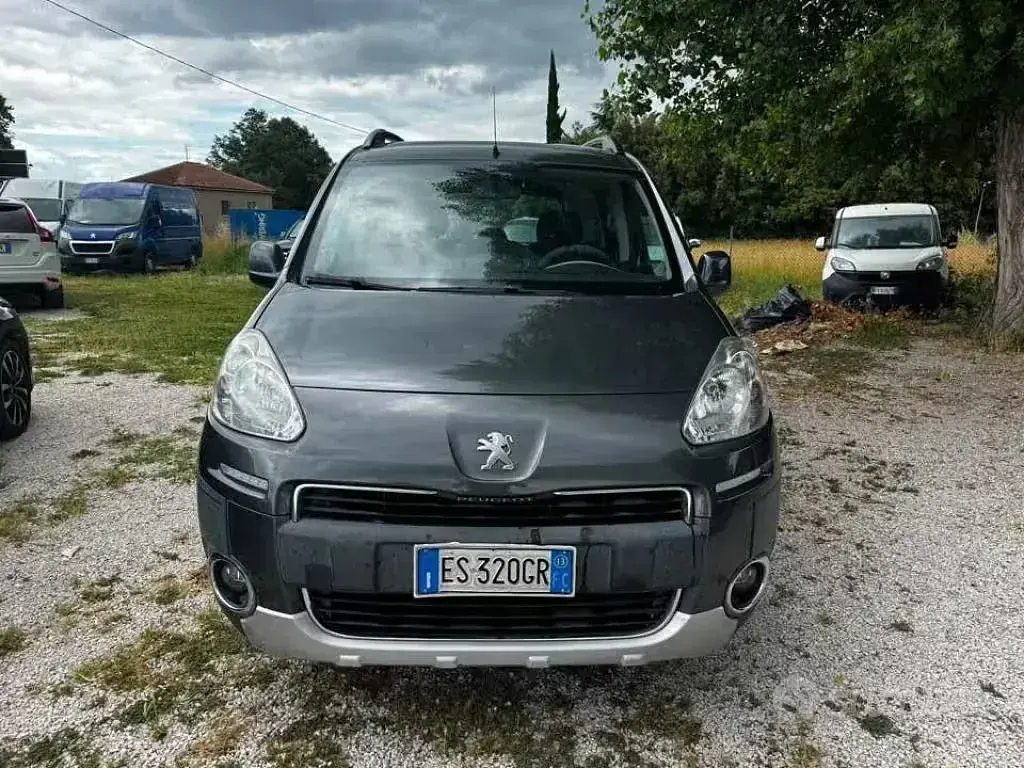 Usata Peugeot Partner Tepee S 92 CV (67 kW) 2013 Grigio Monovolume