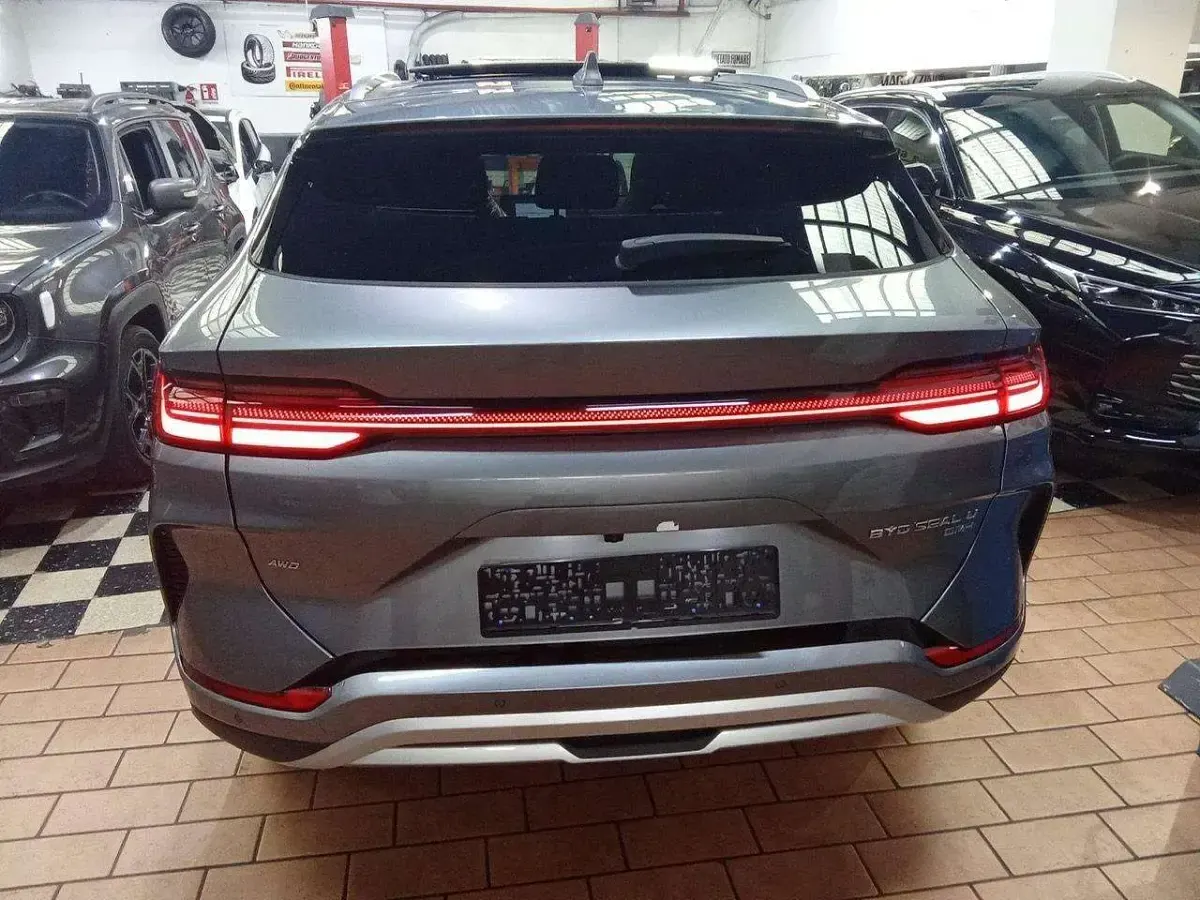 Nuova BYD Seal U Design 324 CV (238 kW) 2026 Grigio SUV