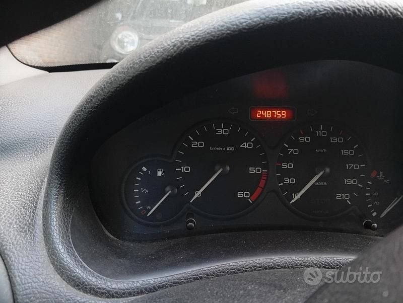 Usata Peugeot 206 60 CV (44 kW) 2003 Berlina