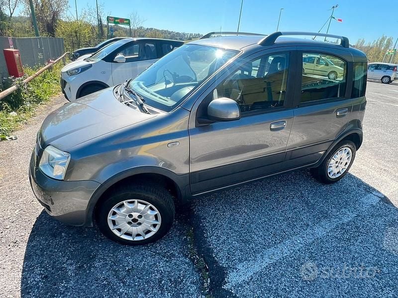 Usata Fiat Panda 4x4 Climbing 2012 Grigio Utilitaria