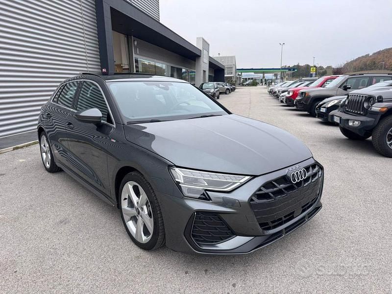 Usata Audi A3 S-Line 150 CV (110 kW) 2025 Grigio Berlina