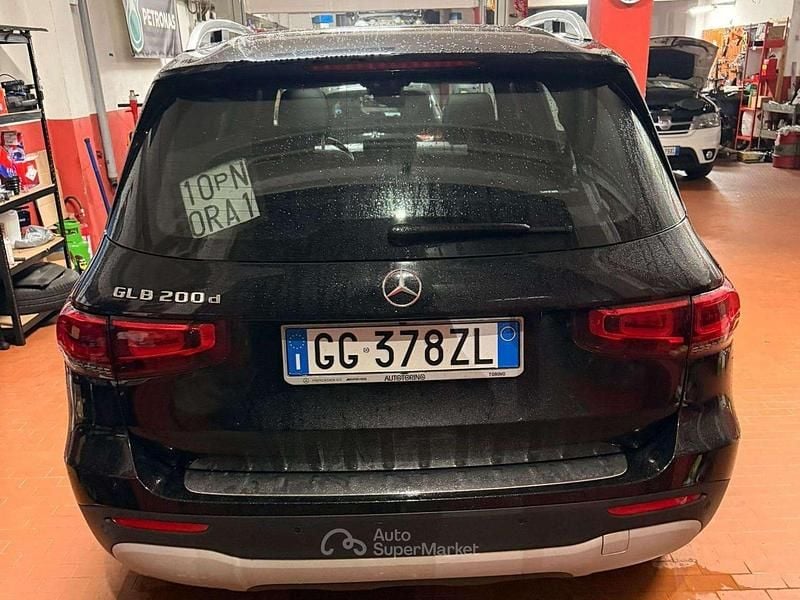 Usata Mercedes GLB180 Business 150 CV (110 kW) 2021 Nero SUV