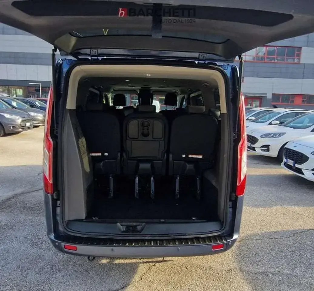 Usata Ford Tourneo Titanium 185 CV (136 kW) 2022 Blu Monovolume