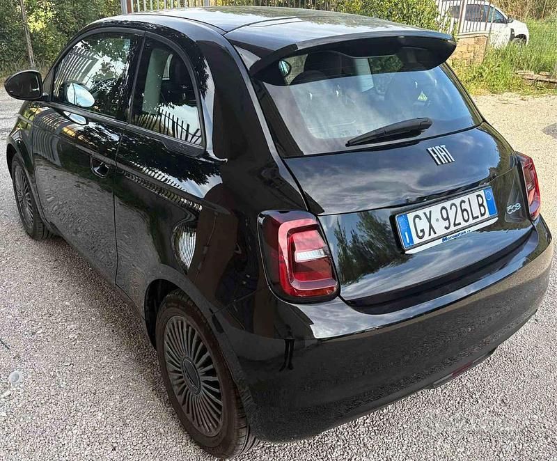 Usata Fiat 500e 86 kW (118 CV) 2024 Nero Berlina