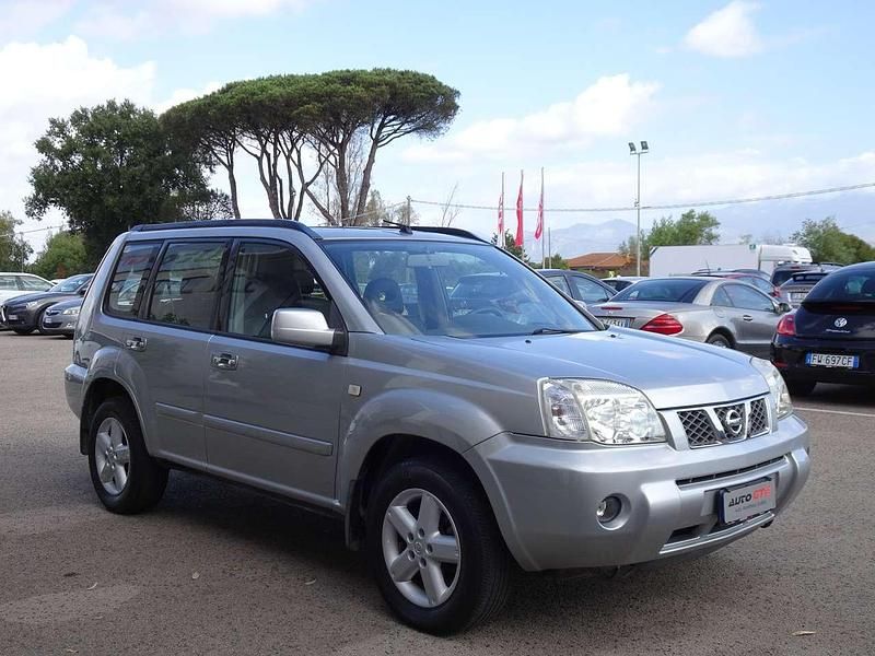 Usata Nissan X-Trail 136 CV (100 kW) 2005 Argento SUV