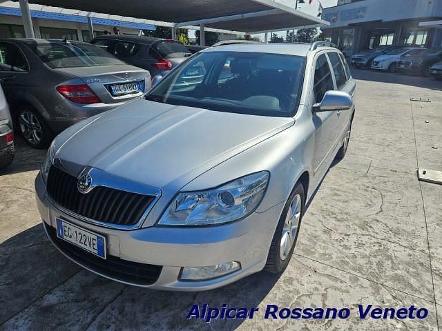 Usata Skoda Octavia Elegance 101 CV (74 kW) 2011 Grigio Station wagon
