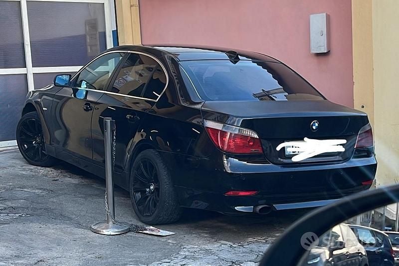 Usata BMW 520 177 CV (130 kW) 2007 Nero Berlina