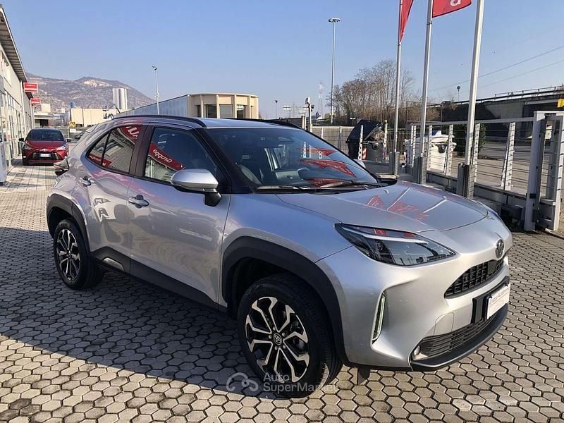 Usata Toyota Yaris Cross Trend 92 CV (67 kW) 2025 Argento SUV