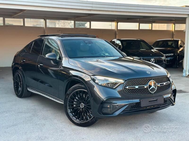 Grigio Nuova 2025 Mercedes GLC220 AMG line SUV | 78.490 € (Molto cara) - Immagine 1/4
