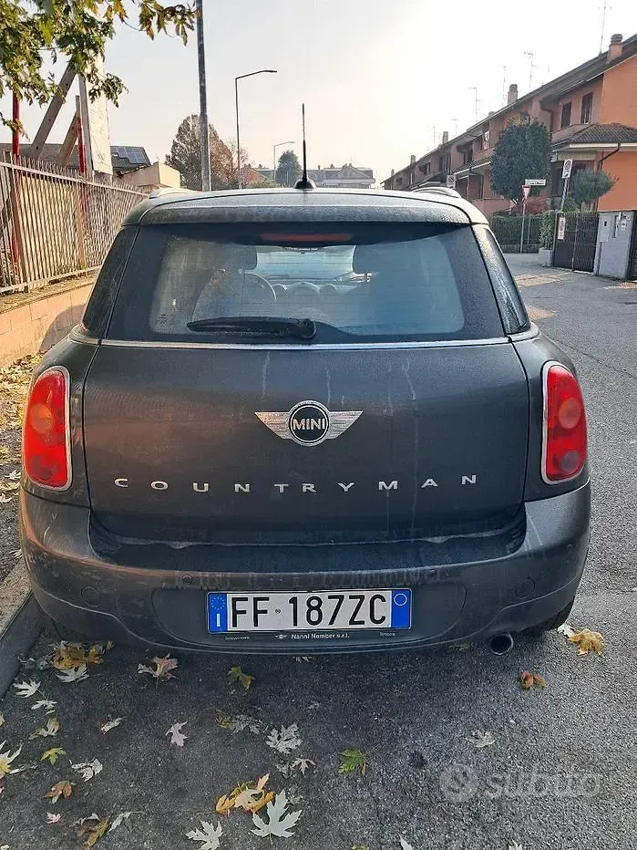 Usata Mini One Countryman 98 CV (72 kW) 2016 Marrone SUV