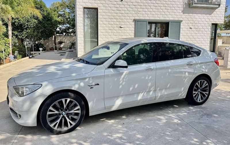 Usata 2010 BMW 530 Gran Turismo Comfort Edition Tre volumi | 10.000 € (Buon prezzo) - Immagine 1/4