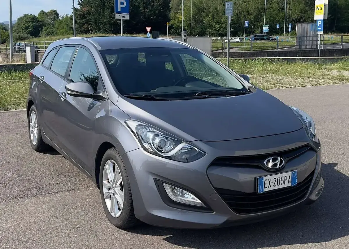 Usata Hyundai i30 Classic 110 CV (80 kW) 2014 Grigio Station wagon