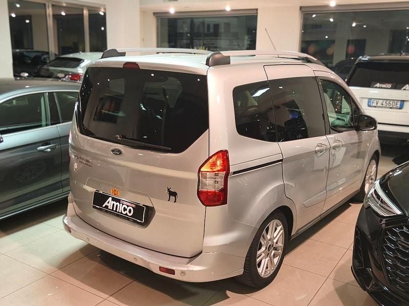 Usata Ford Tourneo Courier Titanium 95 CV (69 kW) 2014 Grigio Monovolume