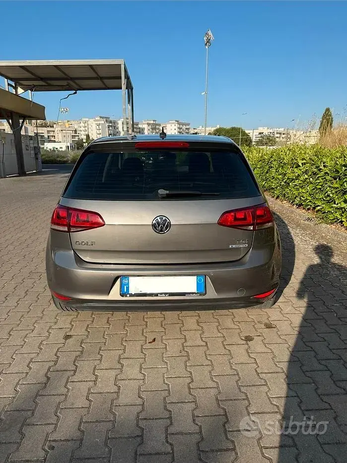 Usata VW Golf VII Highline 110 CV (80 kW) 2016 Grigio Berlina