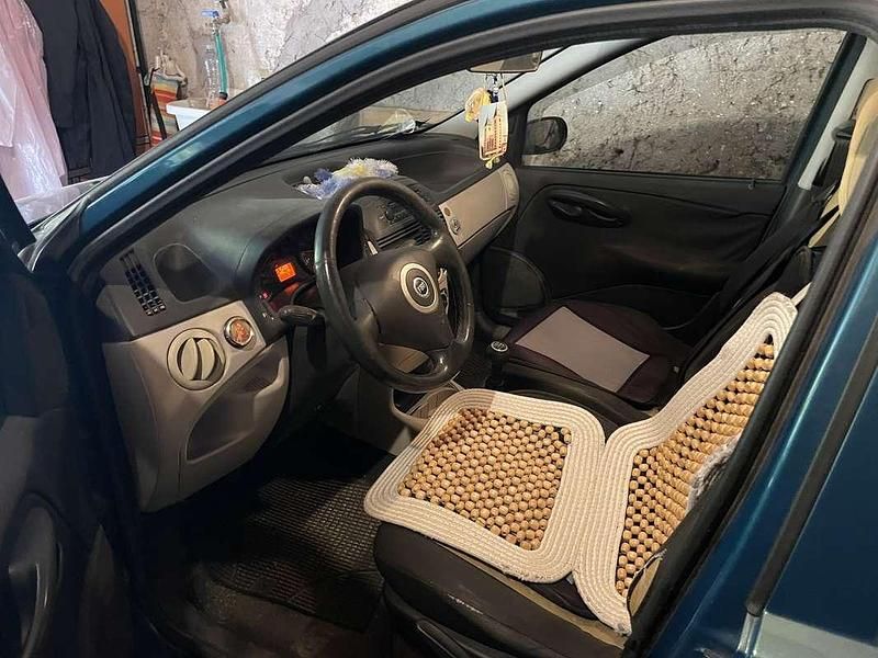 Usata Fiat Punto Active 60 CV (44 kW) 2006 Utilitaria
