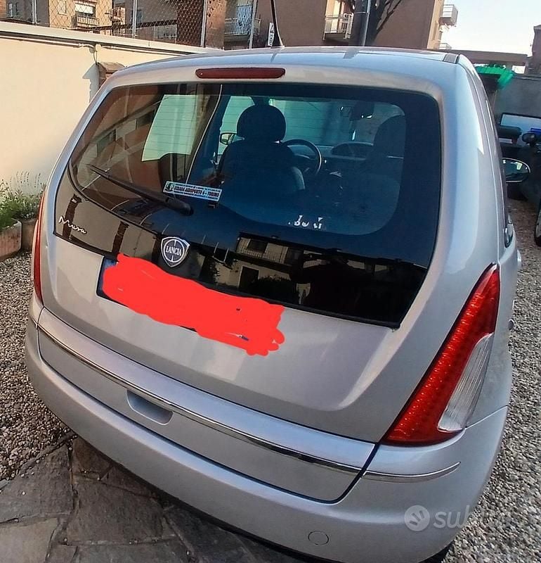 Usata Lancia Musa 95 CV (69 kW) 2010 Grigio Monovolume