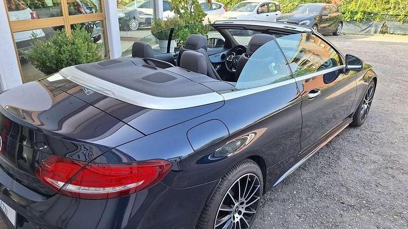 Usata Mercedes C220 AMG 170 CV (125 kW) 2018 Blu Cabrio