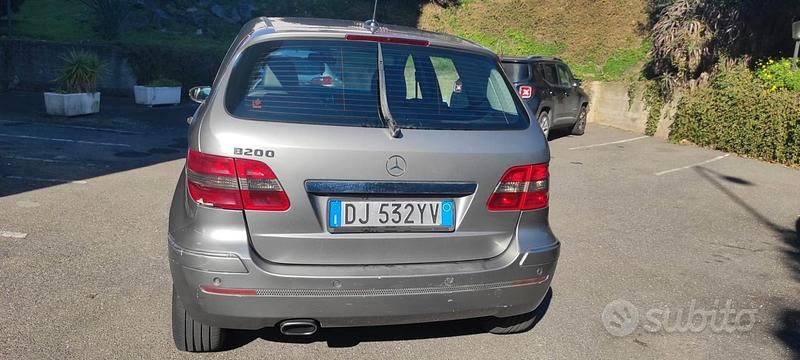 Usata Mercedes B200 2007 Grigio Monovolume