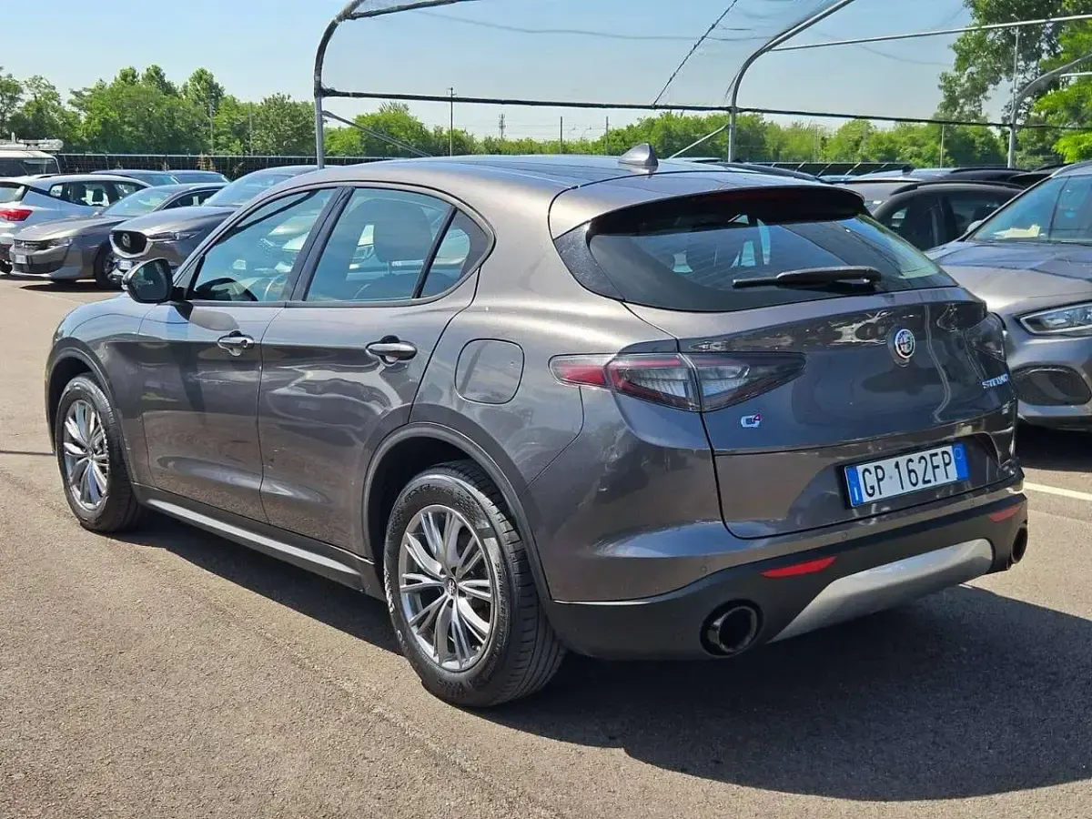 Usata Alfa Romeo Stelvio Super 209 CV (153 kW) 2023 Nero SUV