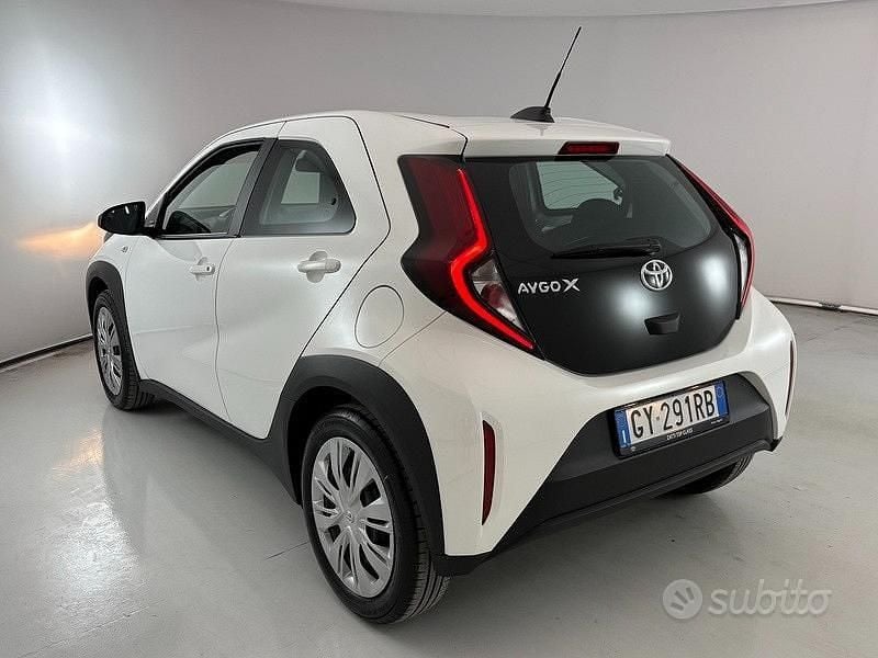 Usata Toyota Aygo X Active 72 CV (52 kW) 2025 Bianco SUV