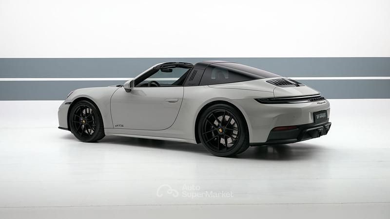 Usata Porsche 911 541 CV (397 kW) 2024 Grigio pastello Cabrio