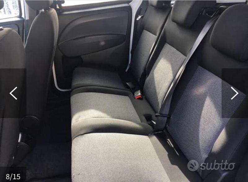 Bianco Usata 2013 Fiat Doblò Monovolume | 5000 € (Buon prezzo) - Immagine 1/4