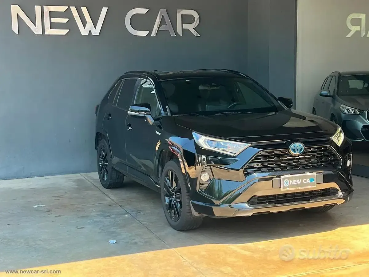 Usata Toyota RAV4 Hybrid 178 CV (130 kW) 2021 Nero SUV