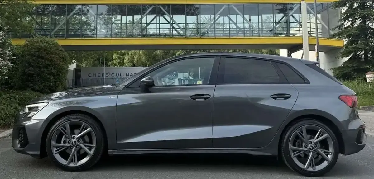Usata Audi A3 S-Line 150 CV (110 kW) 2022 Daytonagrau Berlina