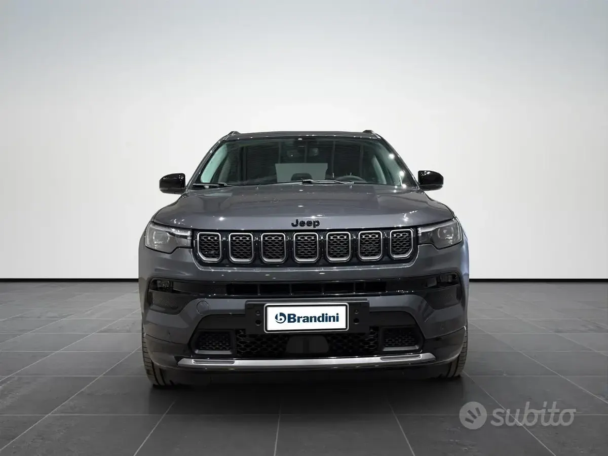 Usata Jeep Compass Summit 131 CV (96 kW) 2025 Graphite grey SUV