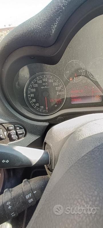 Usata Alfa Romeo 147 120 CV (88 kW) 2006 Utilitaria