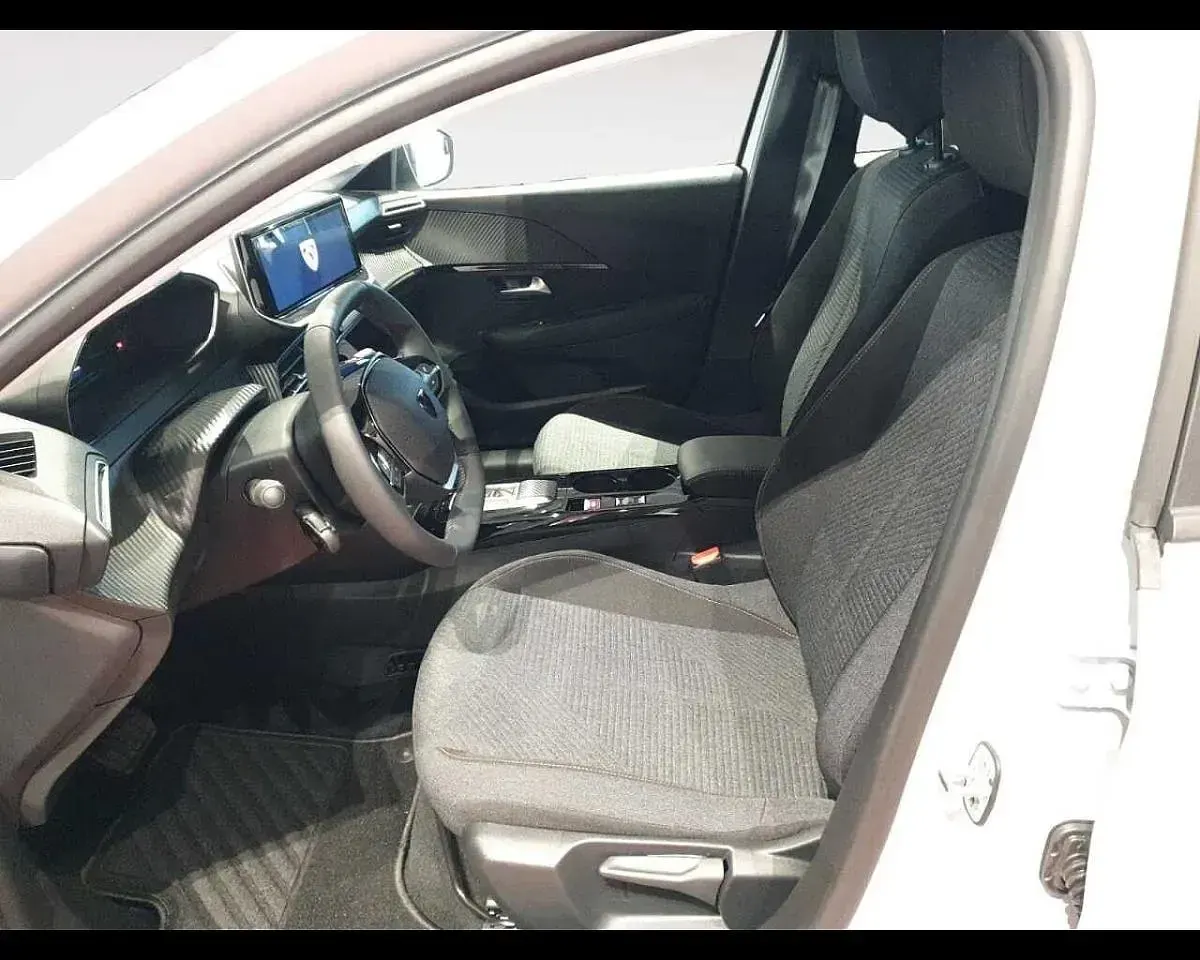 Nuova Peugeot 208 Business-Line 101 CV (74 kW) 2026 Bianco Utilitaria