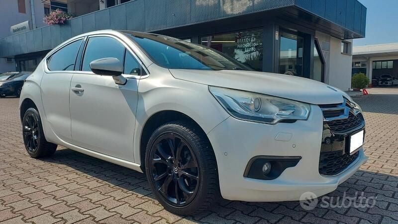 Bianco opaco Usata 2013 Citroën DS4 Due volumi | 6900 € - Immagine 1/4