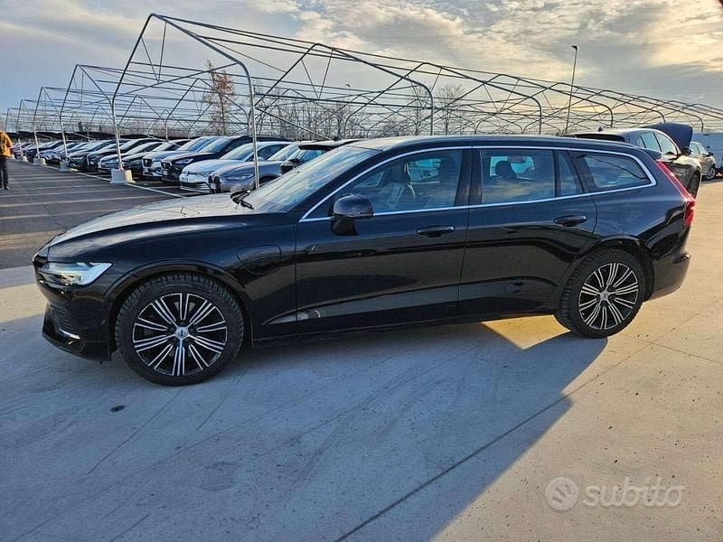 Usata Volvo V60 Inscription 253 CV (186 kW) 2021 Nero Station wagon