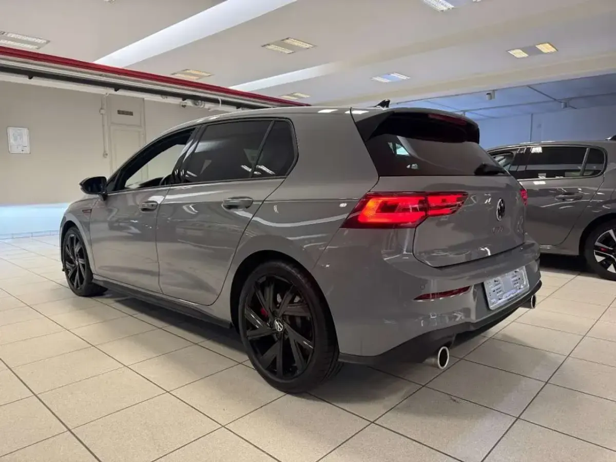 Usata VW Golf VIII GTI 245 CV (180 kW) 2023 Giallo Berlina