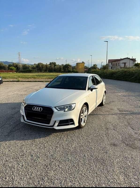 Usata 2017 Audi A3 Ambiente Tre volumi | 12.000 € (Molto cara) - Immagine 1/4
