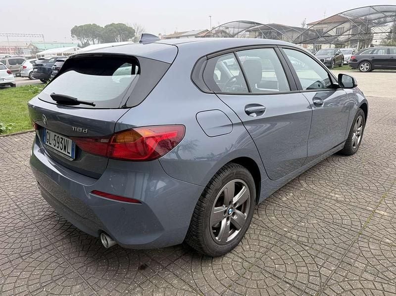 Usata BMW 118 Advantage 150 CV (110 kW) 2022 Blu/azzurro Utilitaria