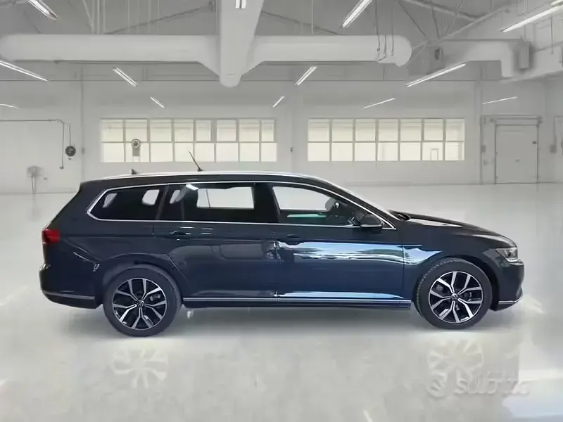 Usata VW Passat Executive 150 CV (110 kW) 2021 Grigio Station wagon