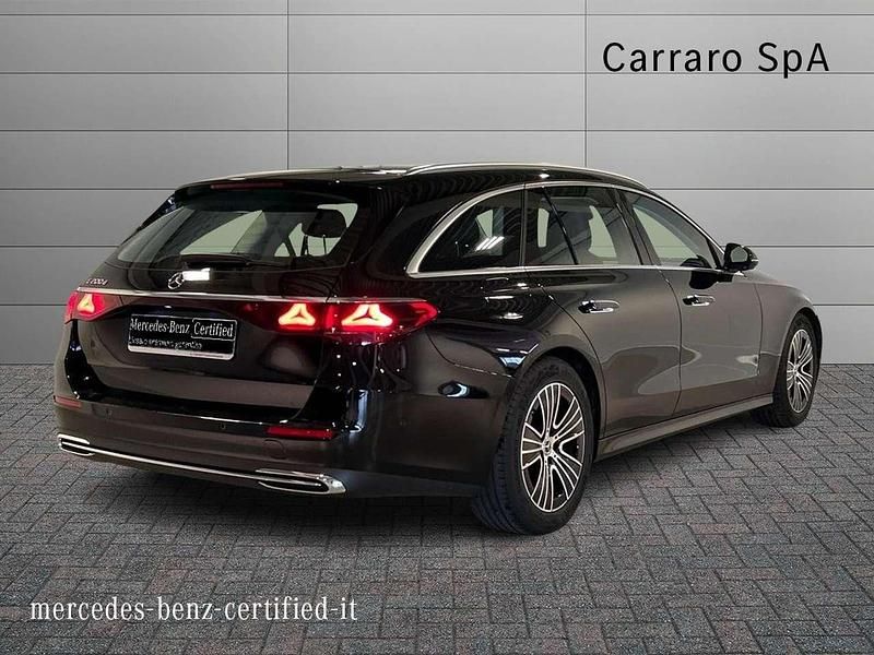 Usata Mercedes E200 Advanced 163 CV (119 kW) 2025 Nero Station wagon