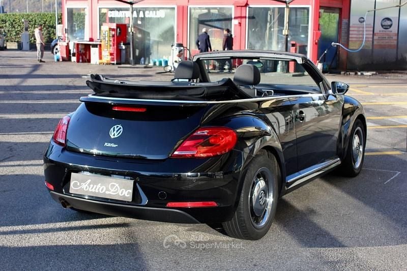Usata VW Beetle Cabriolet Design 105 CV (77 kW) 2015 Nero Cabrio